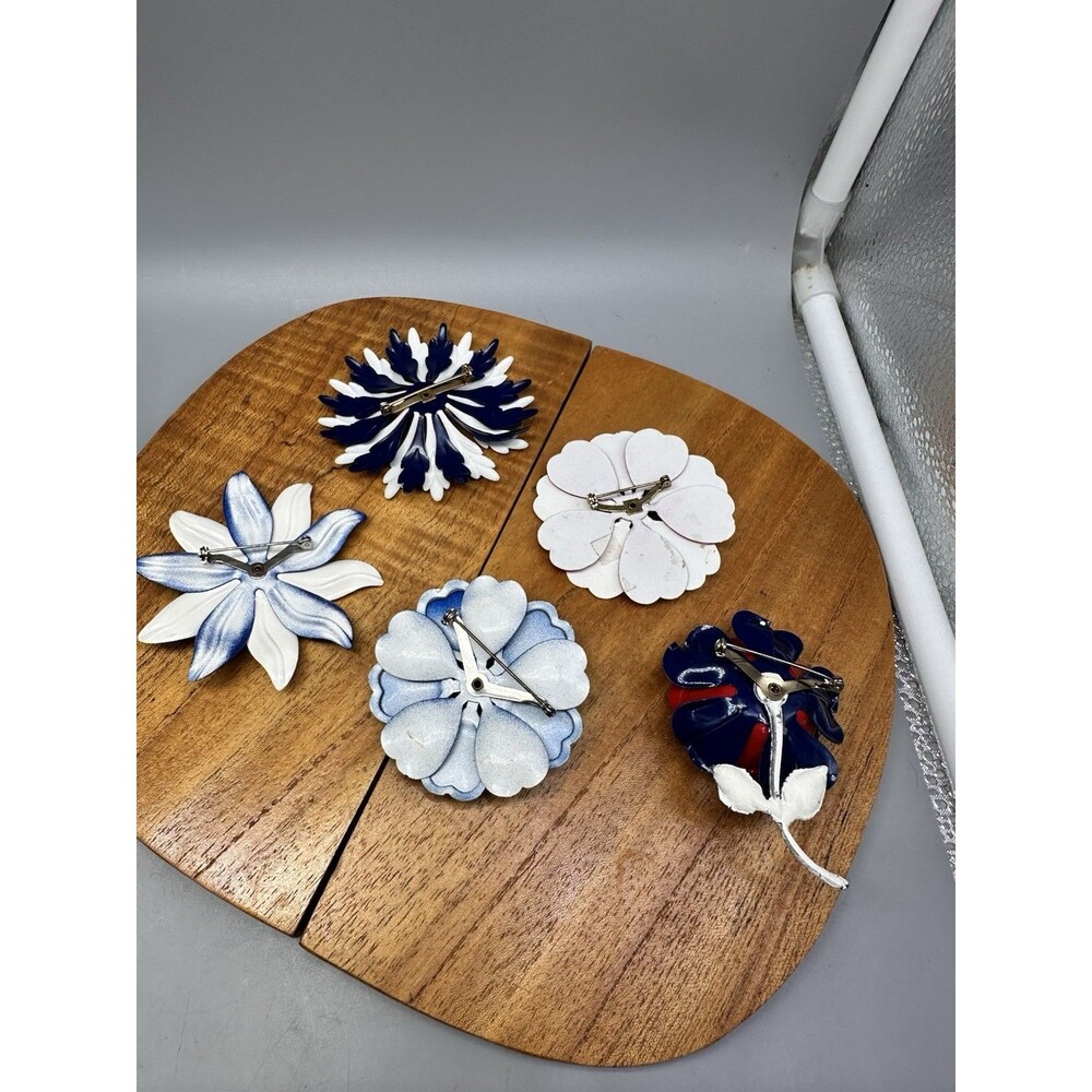 Red White & Blue Enamel Flower Pins Vintage Lot - Picture 7 of 16